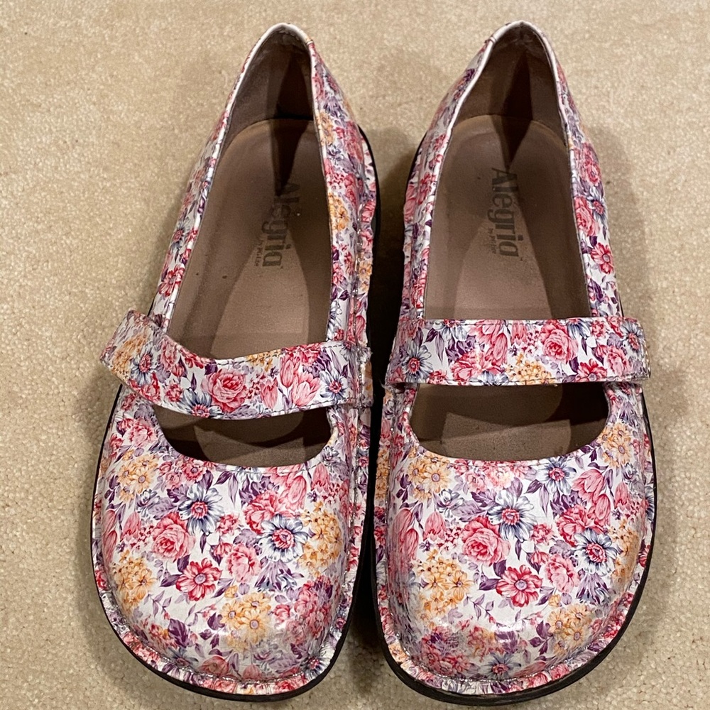 Algeria Mary Janes Floral, used, size 39